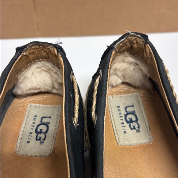 UGG Women's Black Chivon Moccasin Flats Size 7.5 - Picture 4 of 5